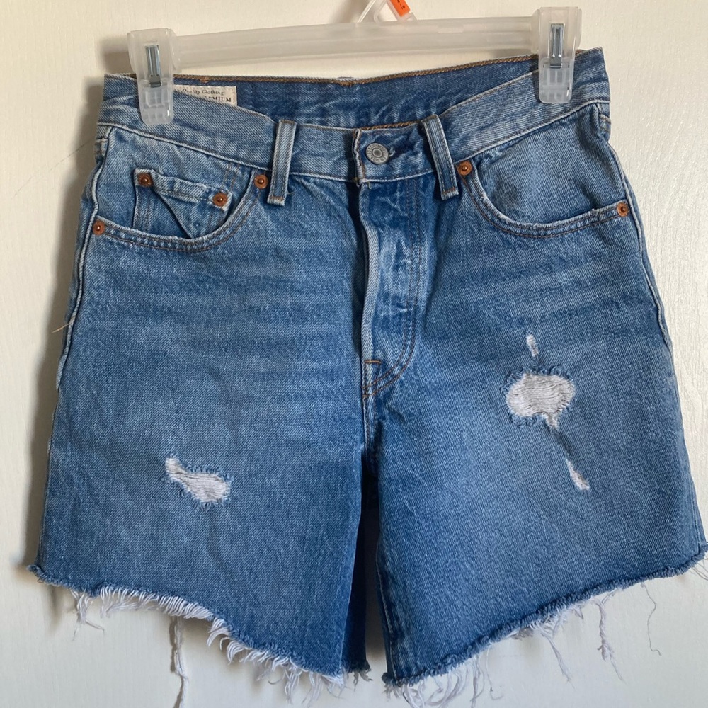 *Levi’s 501 Light Wash Ripped Button Fly Raw Hem Size 25 Premium Denim Shorts #O